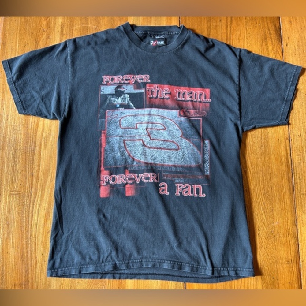 Dale Earnhardt Chase Authentics Forever The Man Graphic Tee Medium